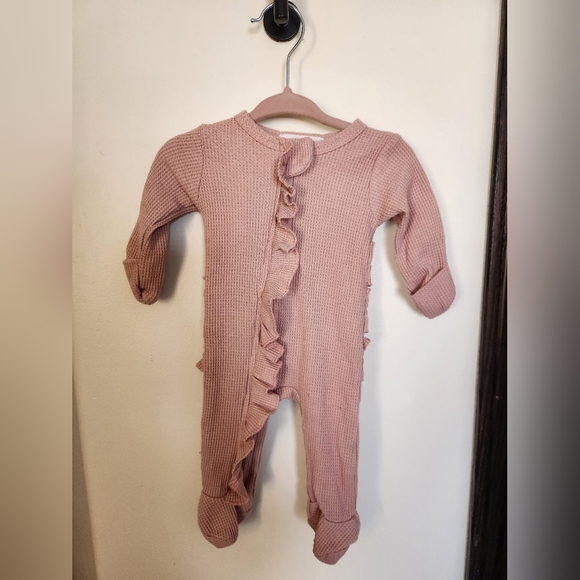 Waffle Knit - Ruffle Bum - Picture 2 of 4